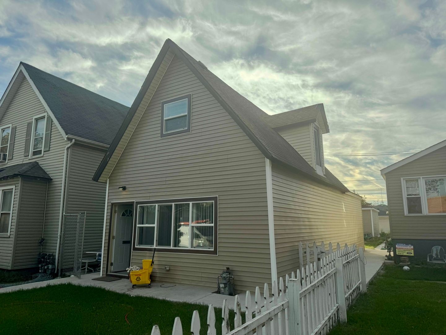13226 Houston Avenue — Chicago, IL 60633
