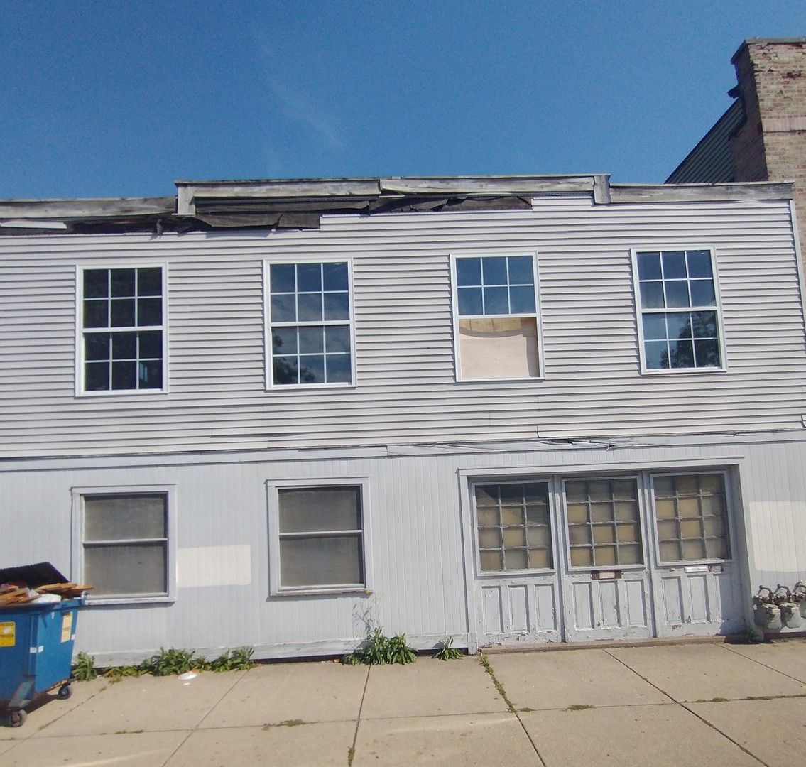 2251 S Troy Street — Chicago, IL 60623