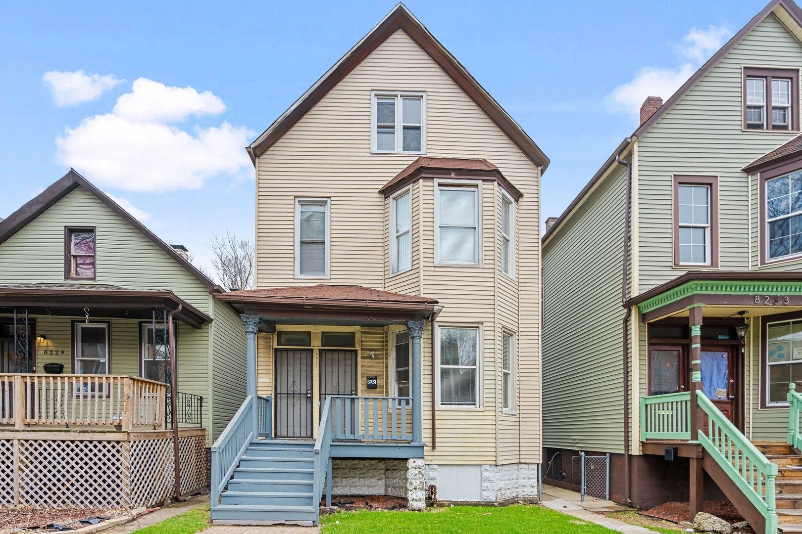 8231 S Coles Avenue — Chicago, IL 60617