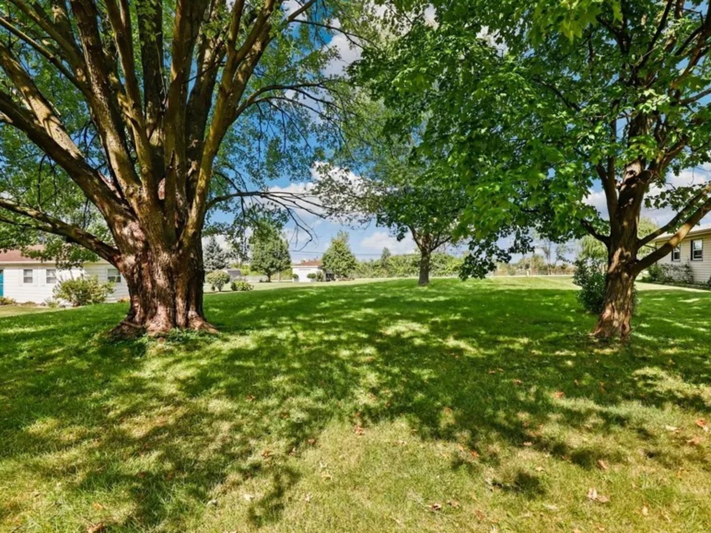 440 Woodlyn Drive — Aurora, IL 60505