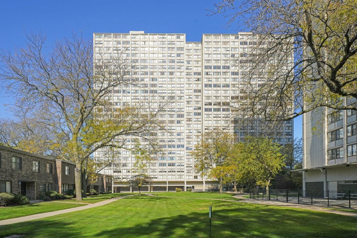 4800 Lake Park Avenue, Chicago, IL 60615