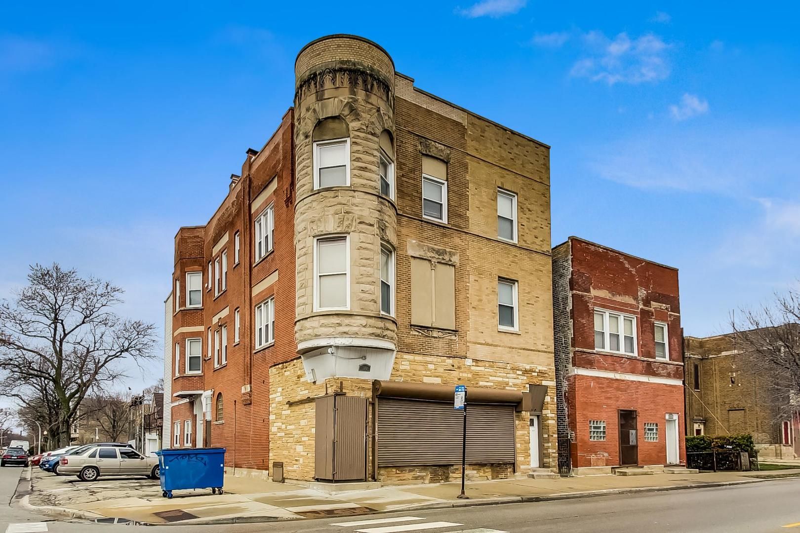 700 N Kedzie Avenue — Chicago, IL 60612