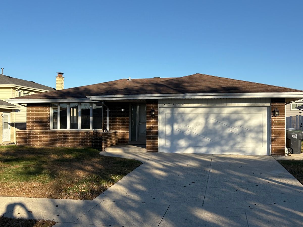 17249 School Street, South Holland, IL 60473