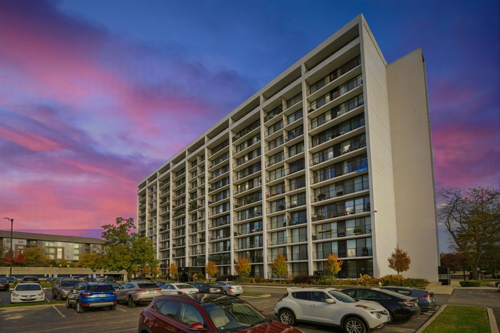 2005 S Finley Road #1202 — Lombard, IL 60148
