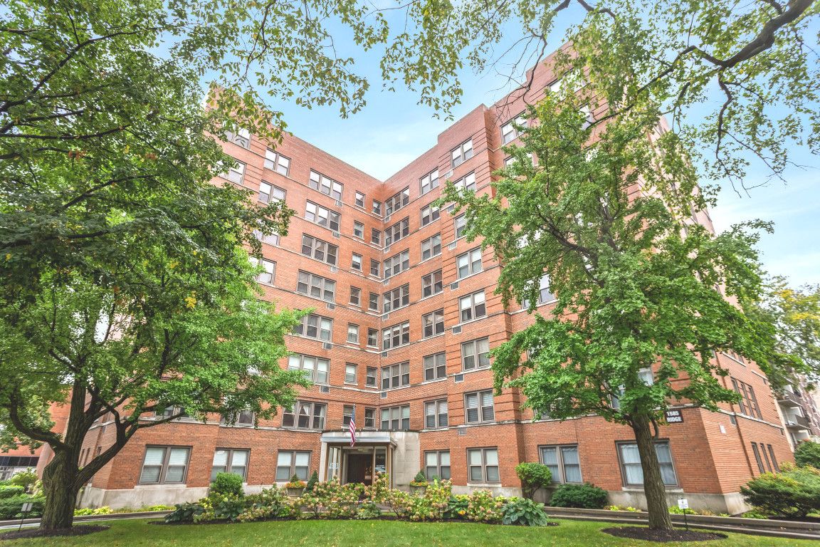 1585 Ridge Avenue #608 — Evanston, IL 60201