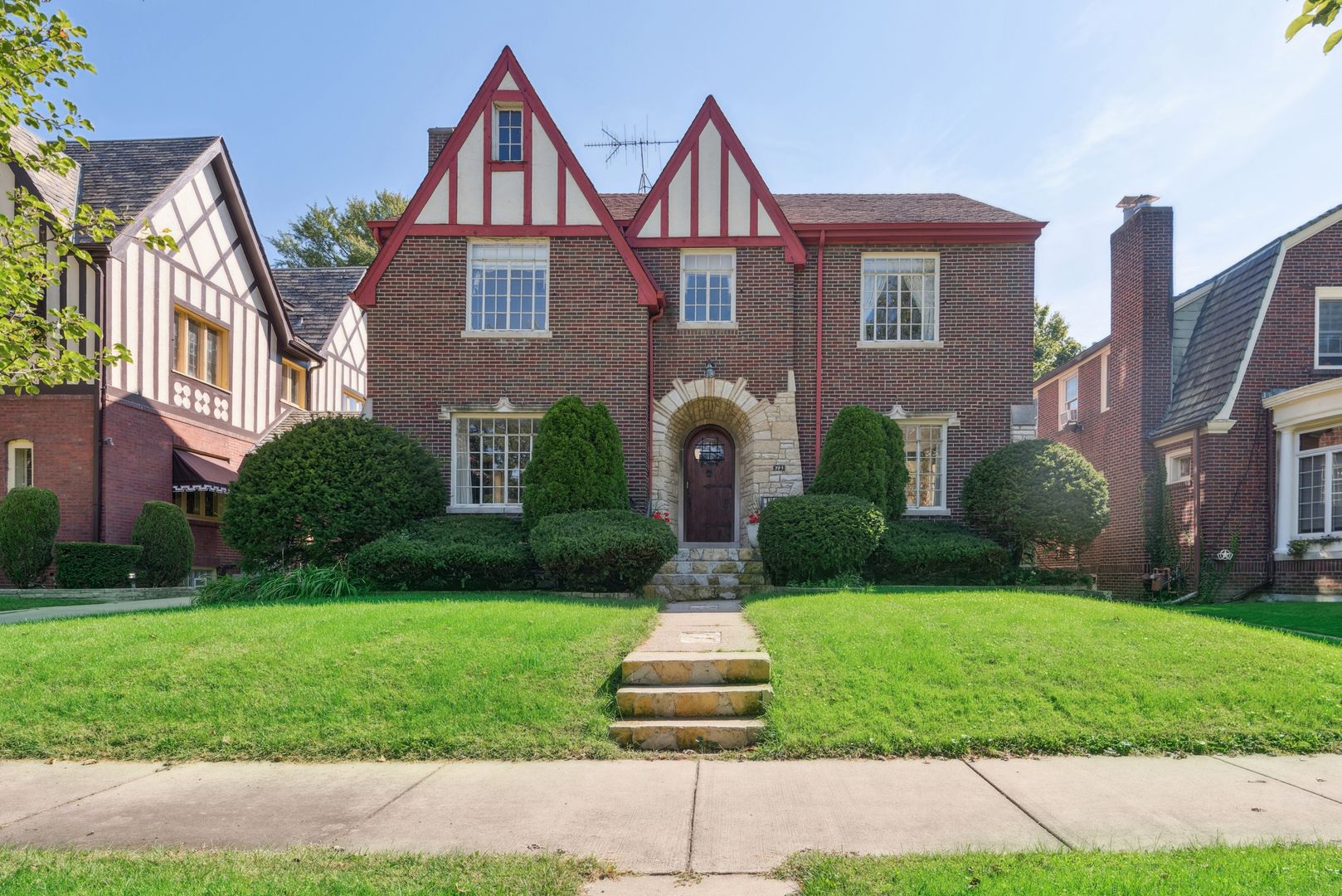 6731 S Cregier Avenue — Chicago, IL 60649