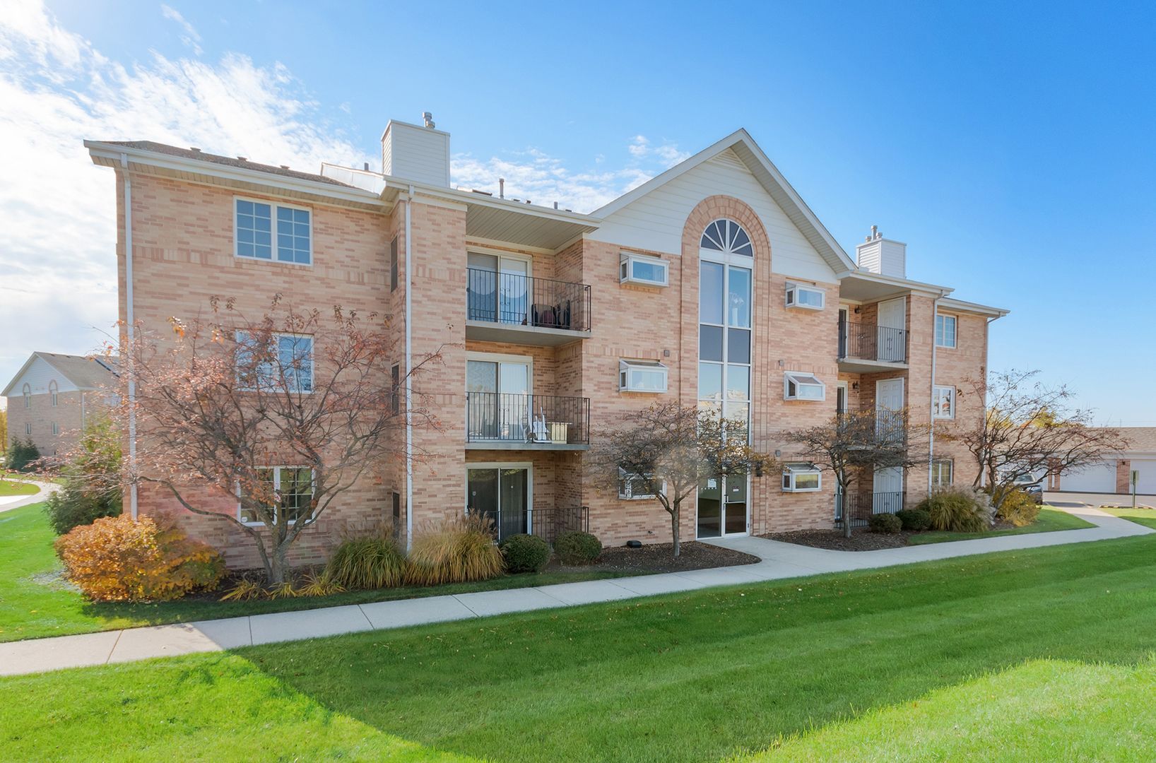 18302 Robin Lane #D1 — Homewood, IL 60430