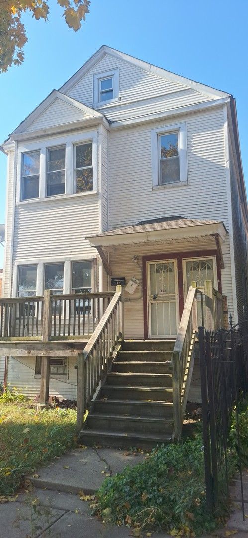 9338 S Marquette Avenue — Chicago, IL 60617