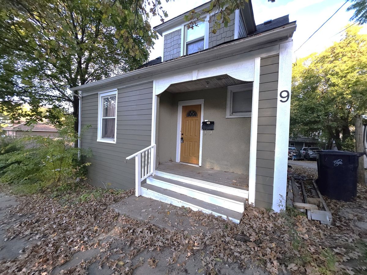9 Jackson Street, Elgin, IL 60123