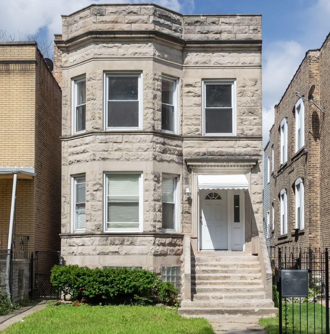 7026 S Calumet Avenue — Chicago, IL 60637