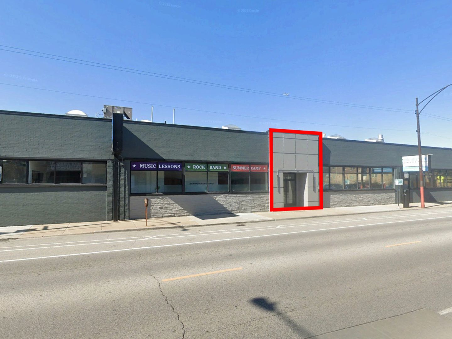 4900 N Elston Avenue #2nd-Floor — Chicago, IL 60630