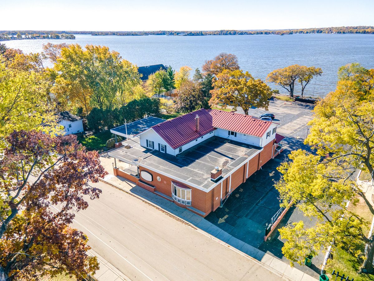 12 Pistakee Lake Road, Fox Lake, IL 60020
