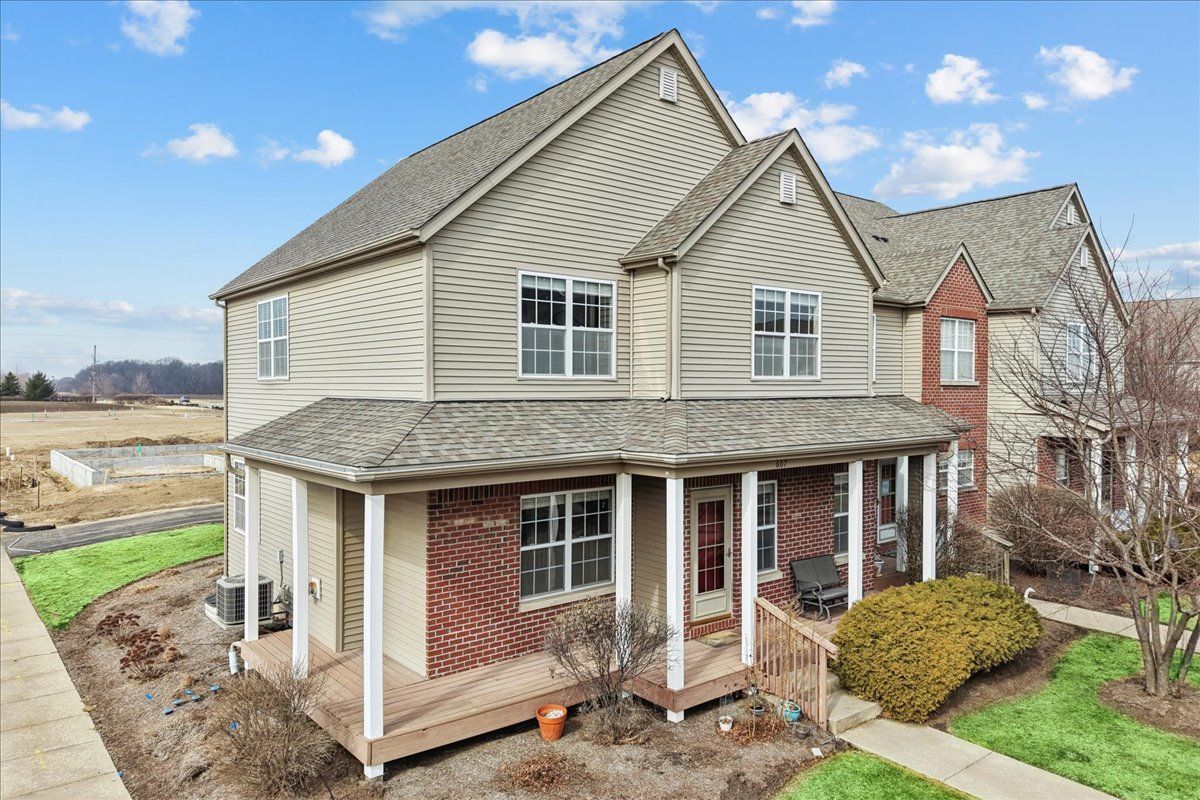 607 Clayton Circle, Sycamore, IL 60178