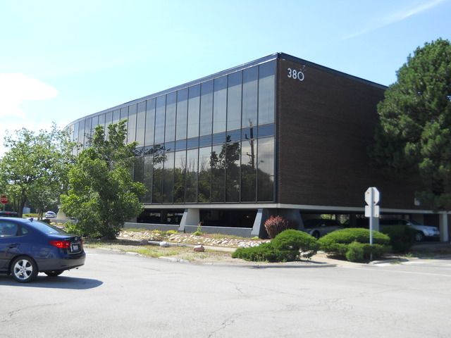 380 E Northwest Highway — Des Plaines, IL 60016