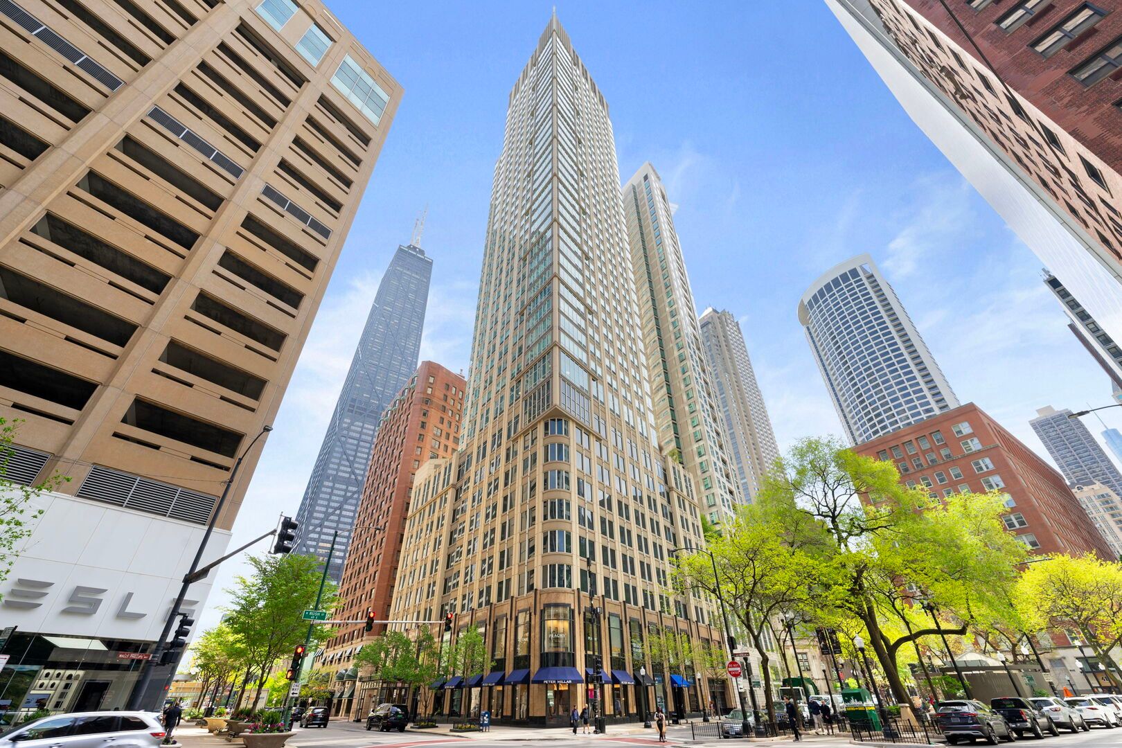 57 E Delaware Place #P-101 — Chicago, IL 60611