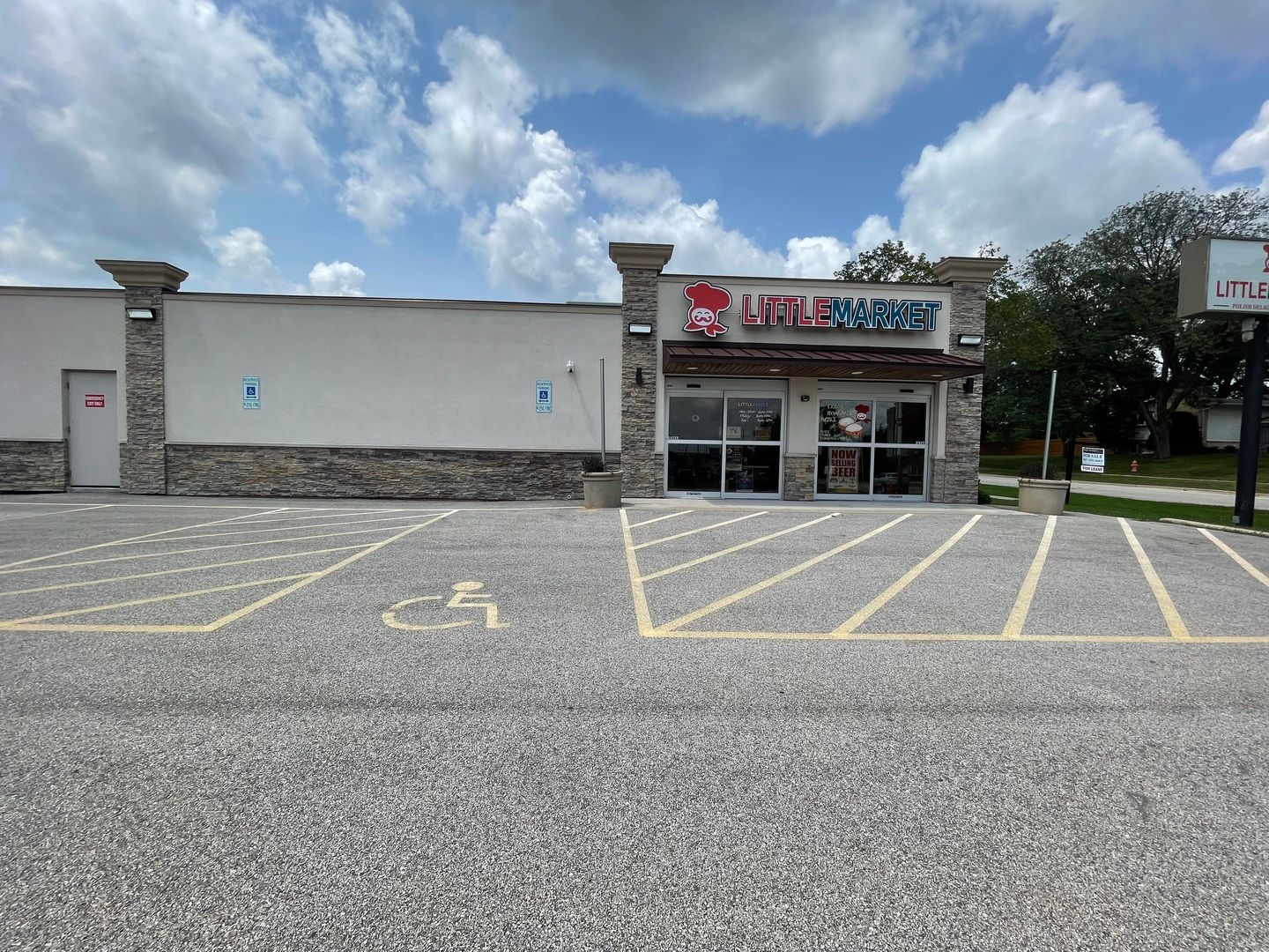 225 E Irving Park Road — Roselle, IL 60172