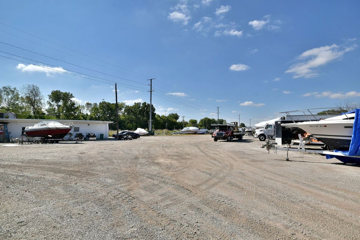 5700 W 41st Street, Forest View, IL 60402