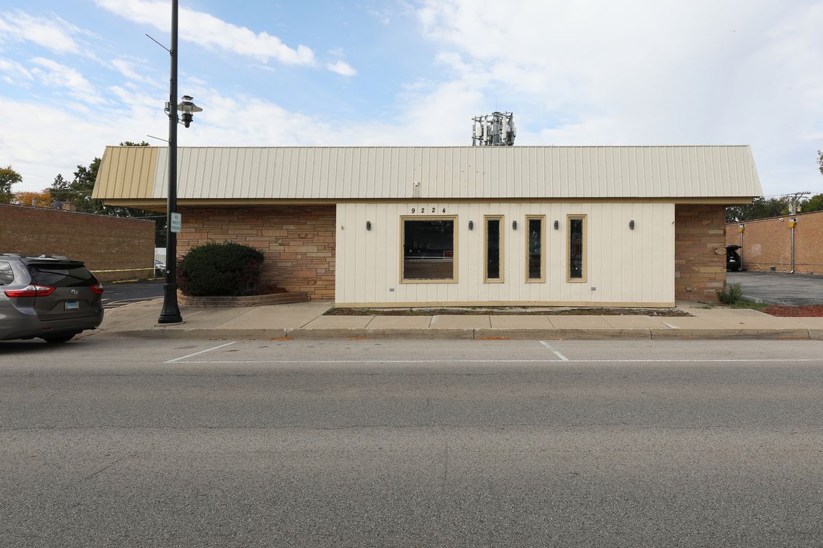 9224 Waukegan Road, Morton Grove, IL 60053