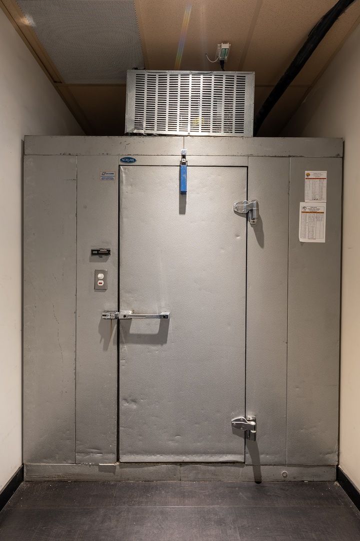 8905 Cermak Road, North Riverside, IL 60546