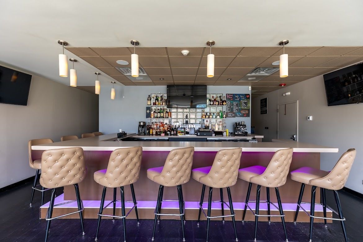 8905 Cermak Road, North Riverside, IL 60546