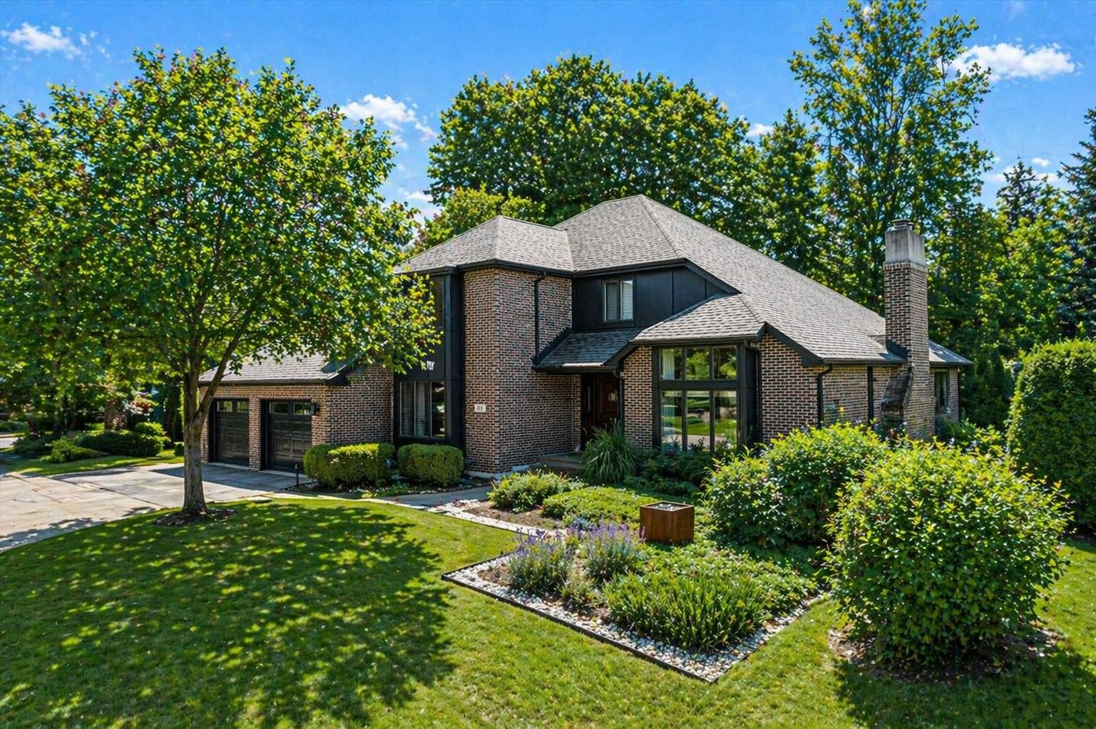 7612 Ridgewood Lane — Burr Ridge, IL 60527