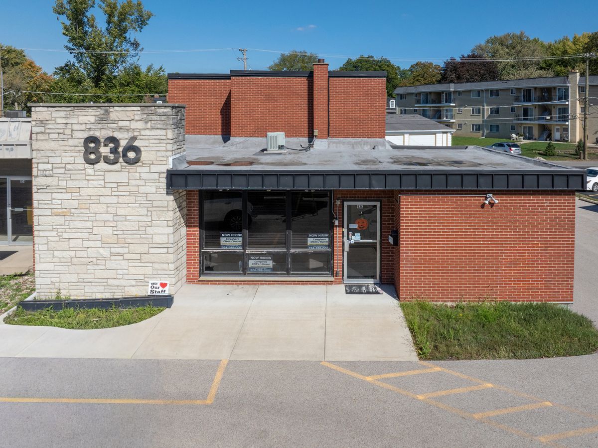 836 Northwest Highway, Barrington, IL 60010