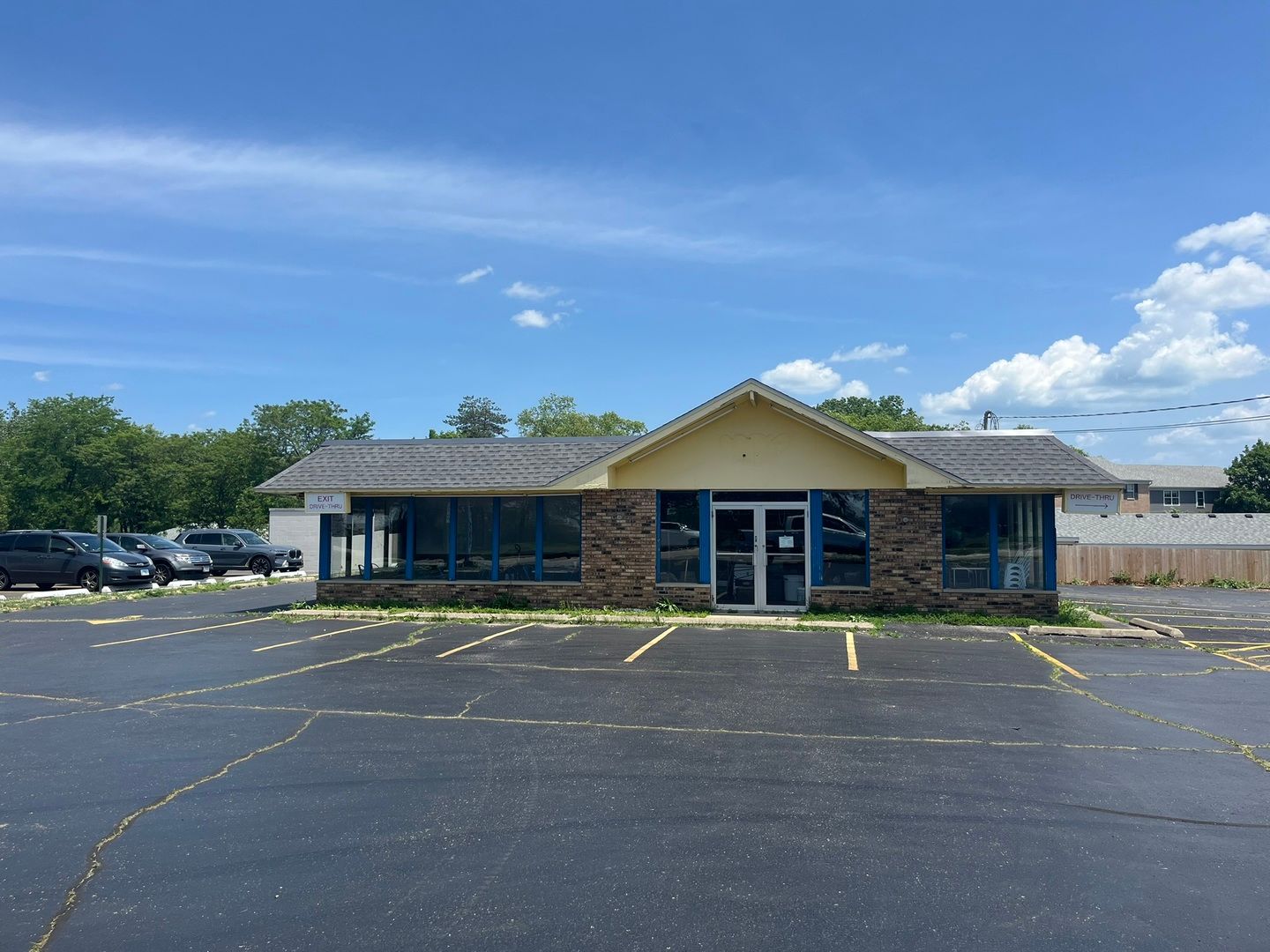1124 N Milwaukee Avenue — Libertyville, IL 60048