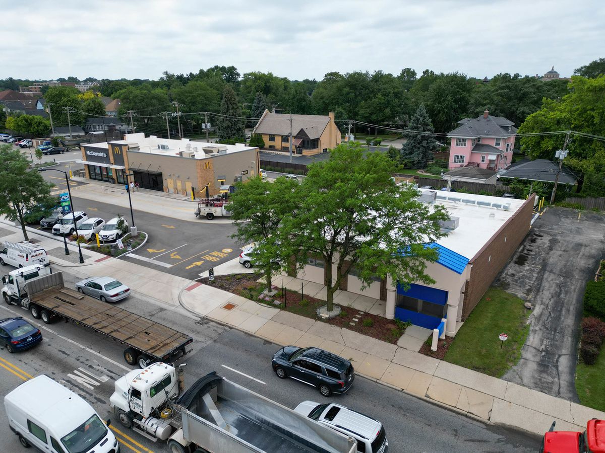 120 La Grange Road, La Grange, IL 60525