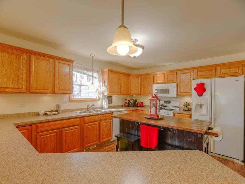 10123 Azalea Drive, Crown Point, IN 46307