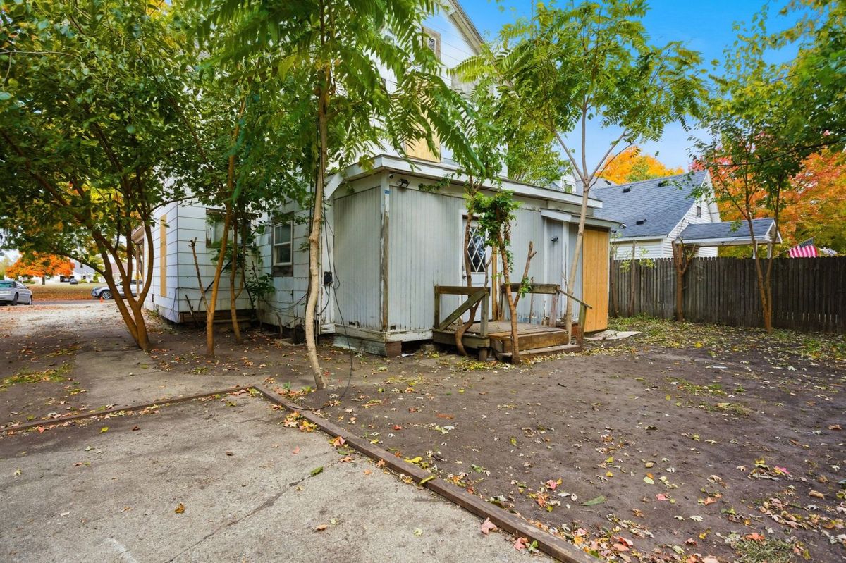 1205 Champaign Avenue, Mattoon, IL 61938