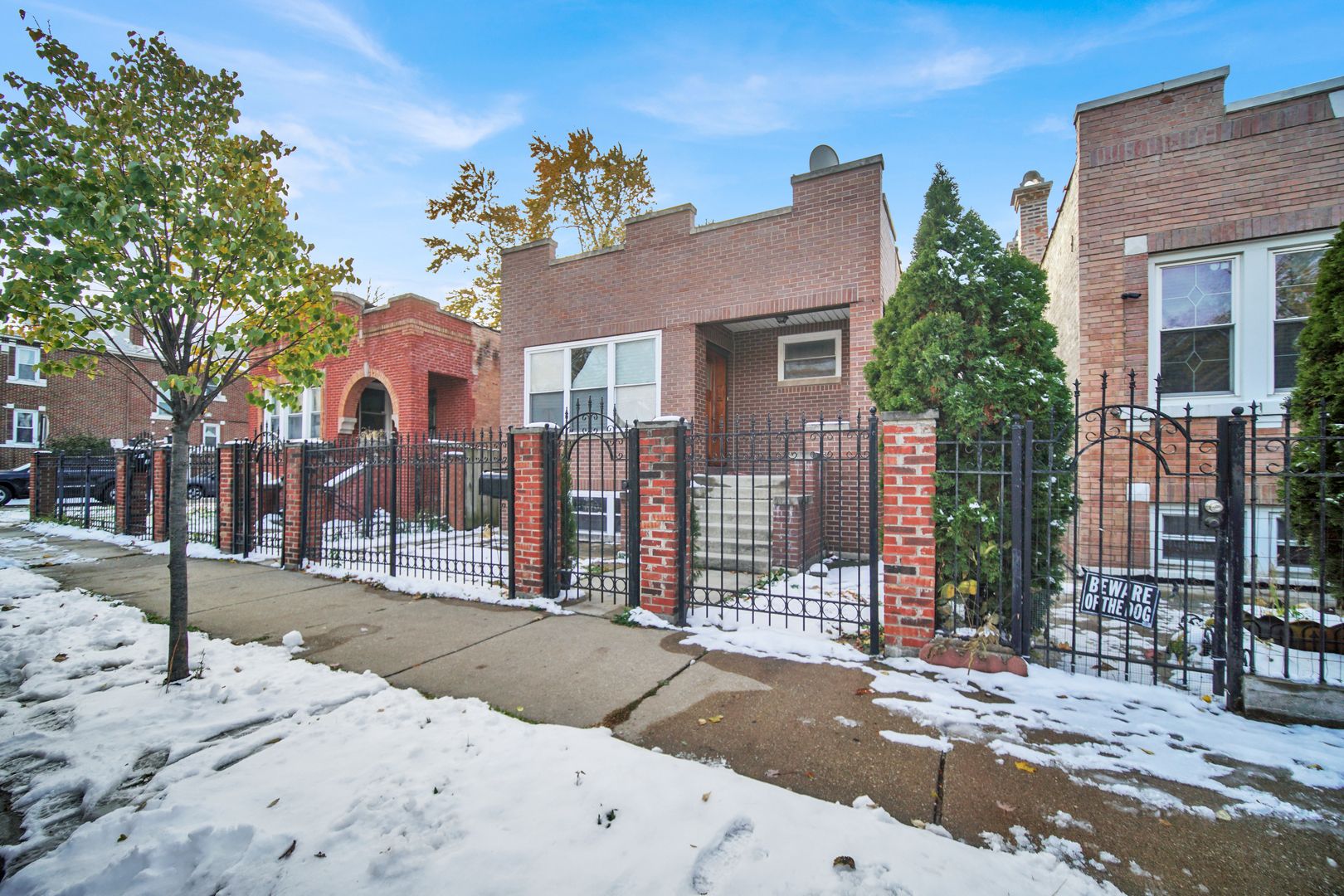2854 S Central Park Avenue — Chicago, IL 60623