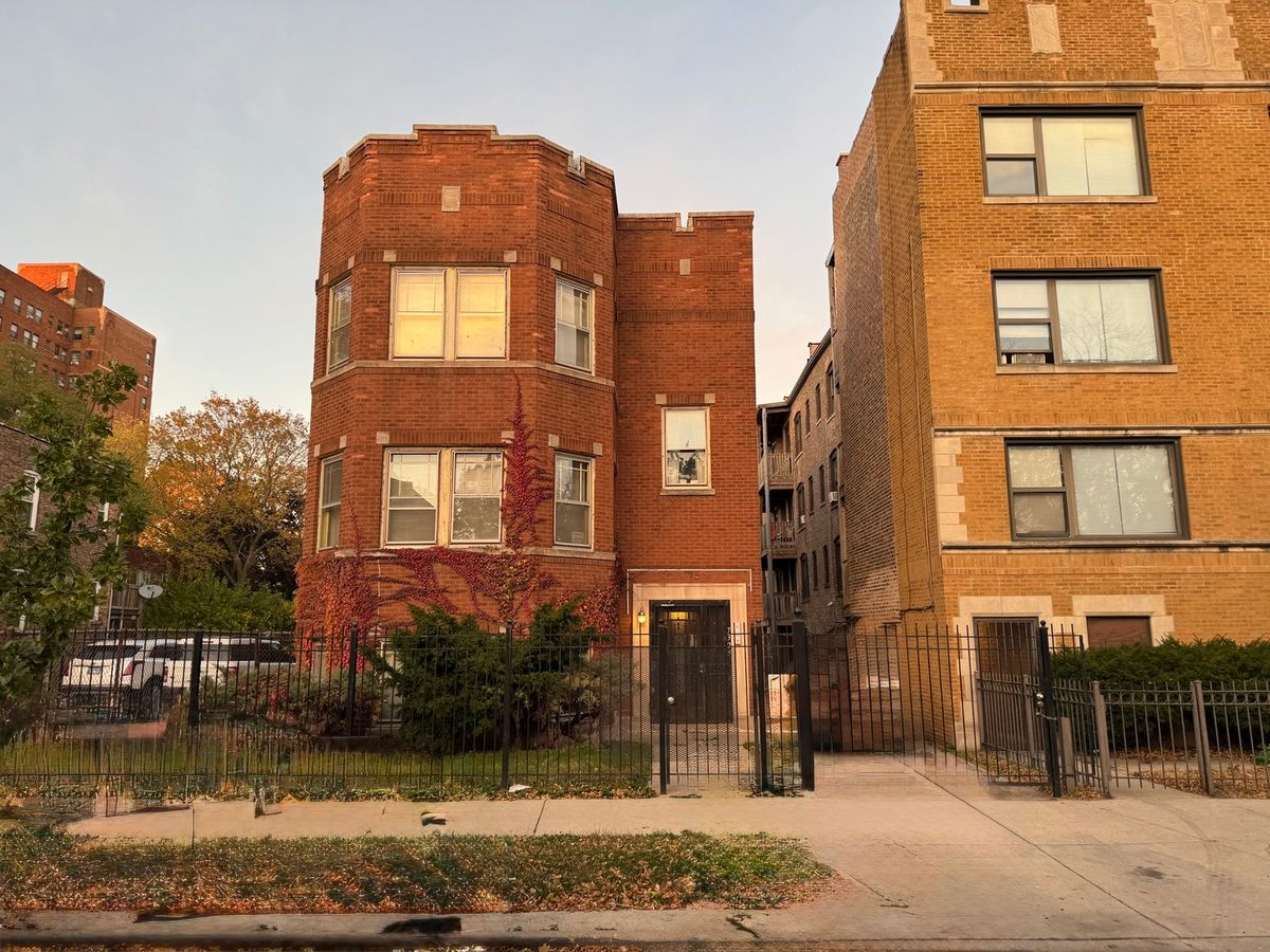7329 Coles Avenue, Chicago, IL 60649