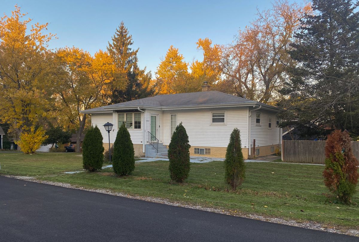 23725 FIELD Road, Lake Zurich, IL 60047