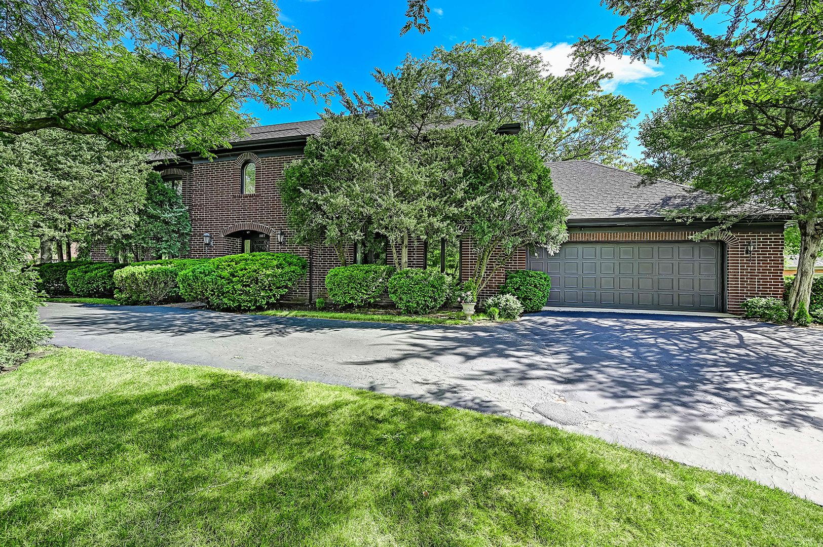 107 Stirrup Lane — Burr Ridge, IL 60527