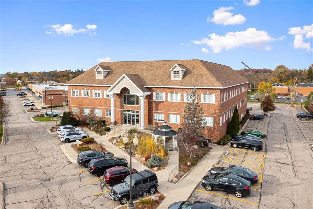 912 Northwest Highway #206 — Fox River Grove, IL 60021
