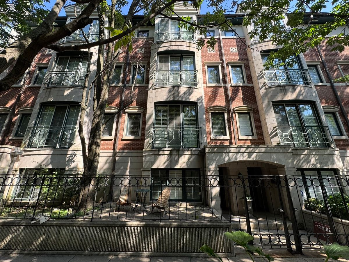 1413 Prairie Avenue, Chicago, IL 60605