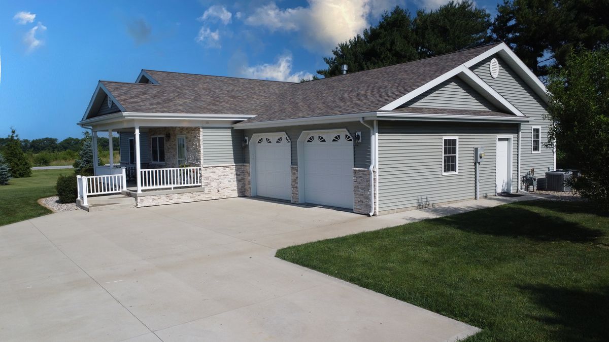 112 North Street, Crescent City, IL 60928