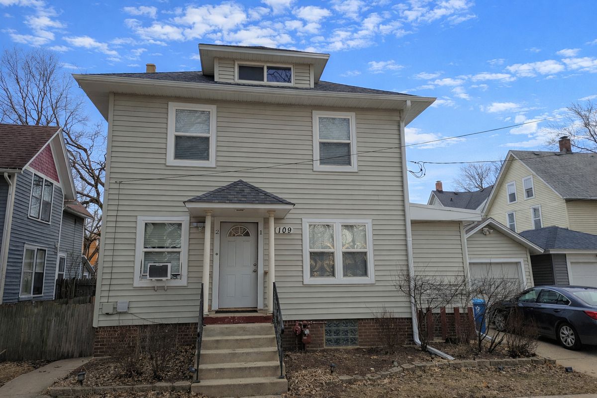109 May Street, Aurora, IL 60506
