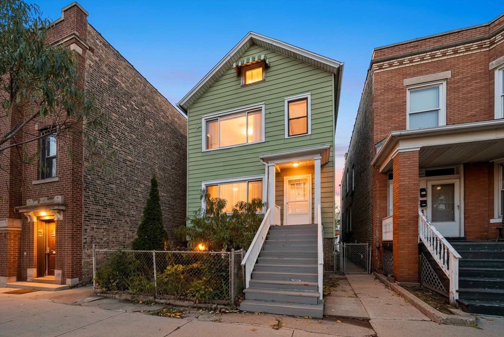 2662 N Ashland Avenue — Chicago, IL 60614