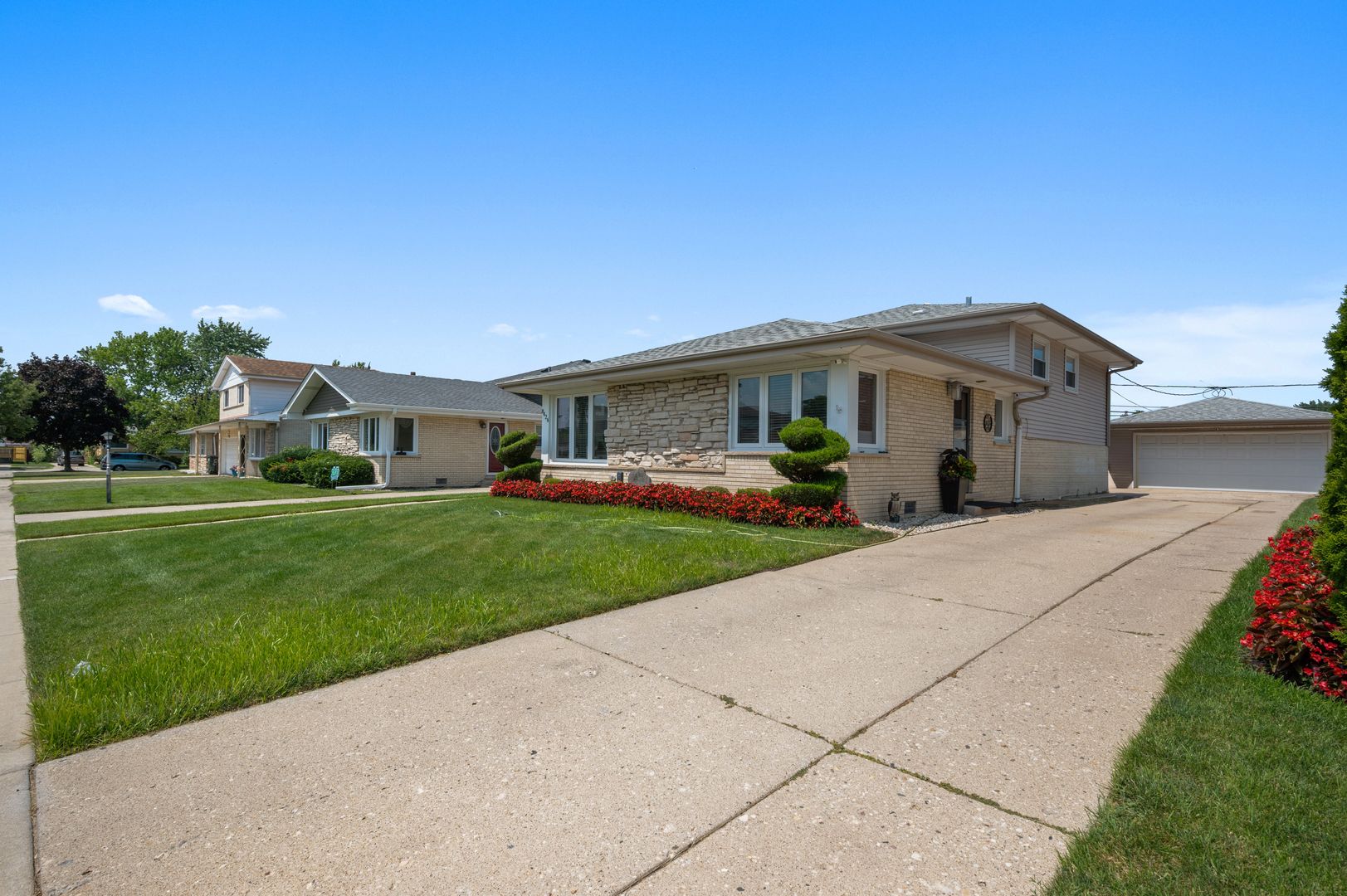 8426 W Betty Terrace — Niles, IL 60714