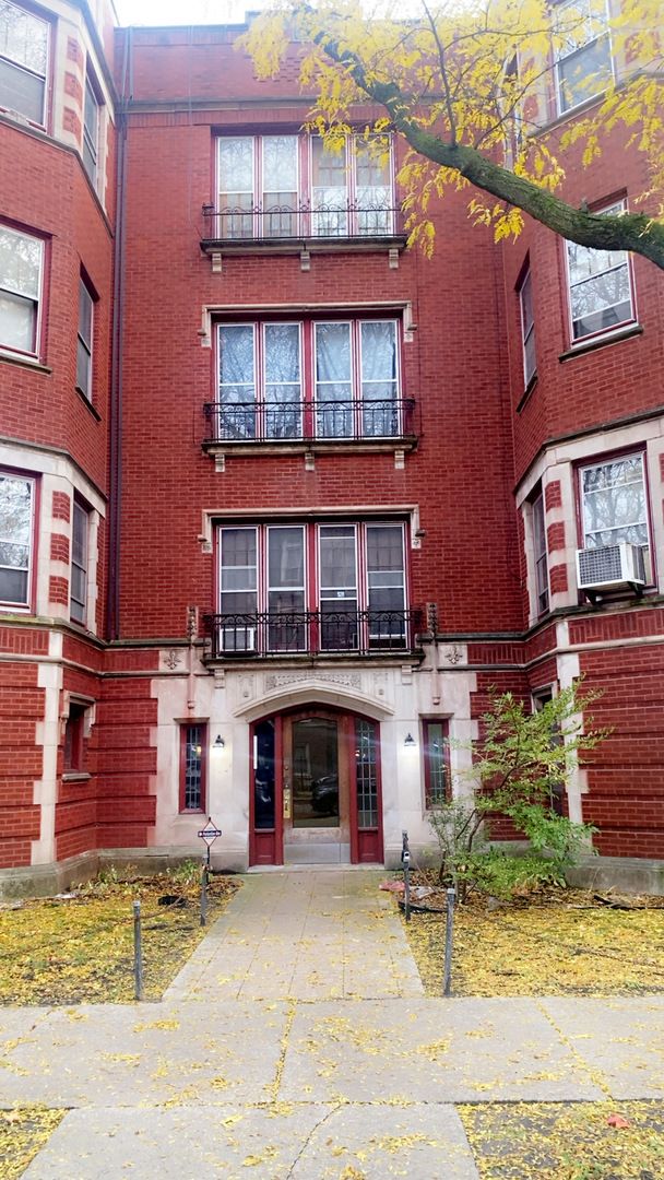 2233 70th Place, Chicago, IL 60649