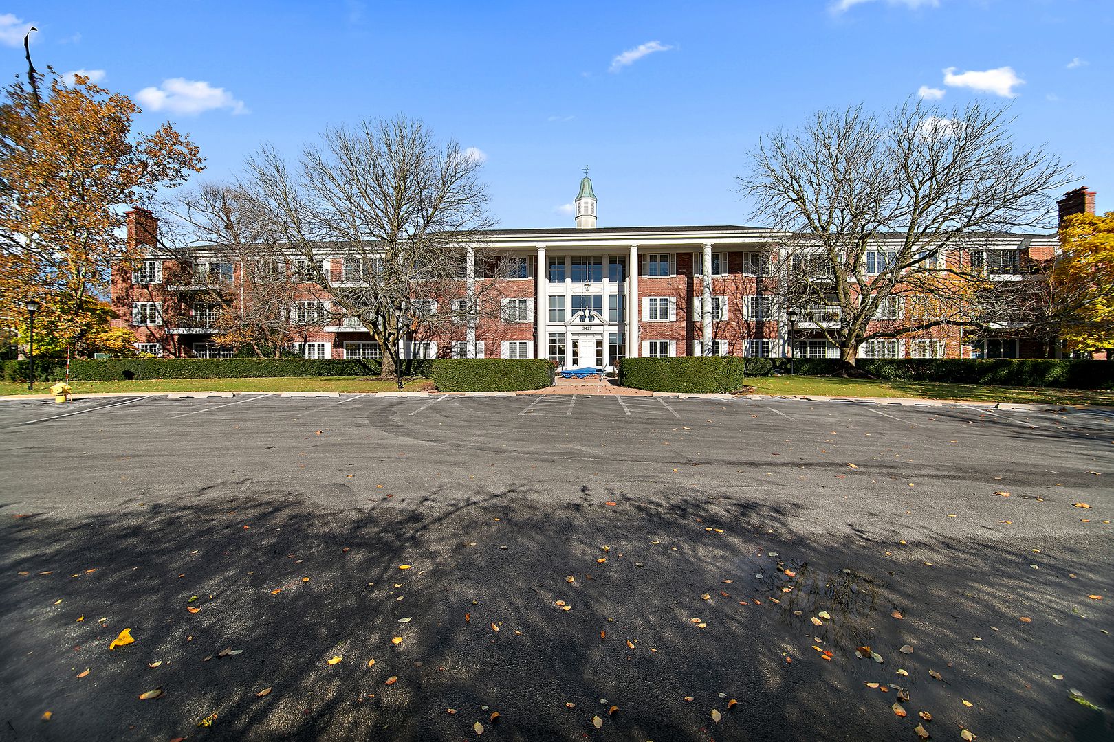 3427 Vollmer Road #202 — Flossmoor, IL 60422