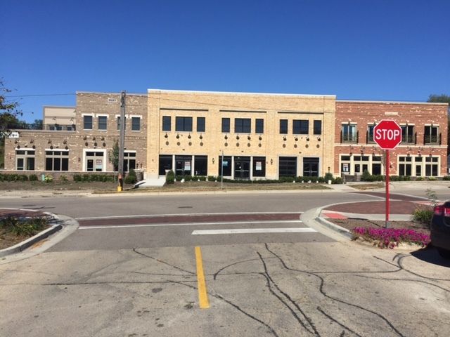 311 Barrington Avenue — East Dundee, IL 60118