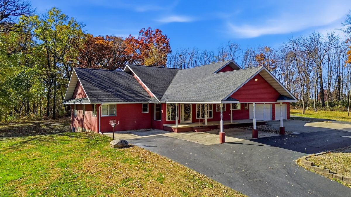 15207 Henry Road, Morrison, IL 61270