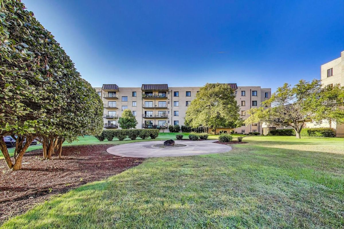 5840 104th Street, Oak Lawn, IL 60453