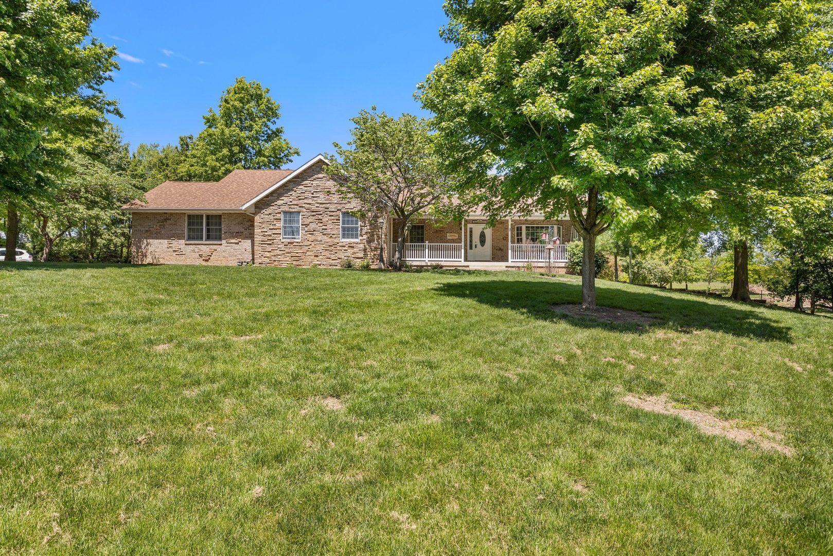 5210 Hammer Place — Decatur, IL 62521