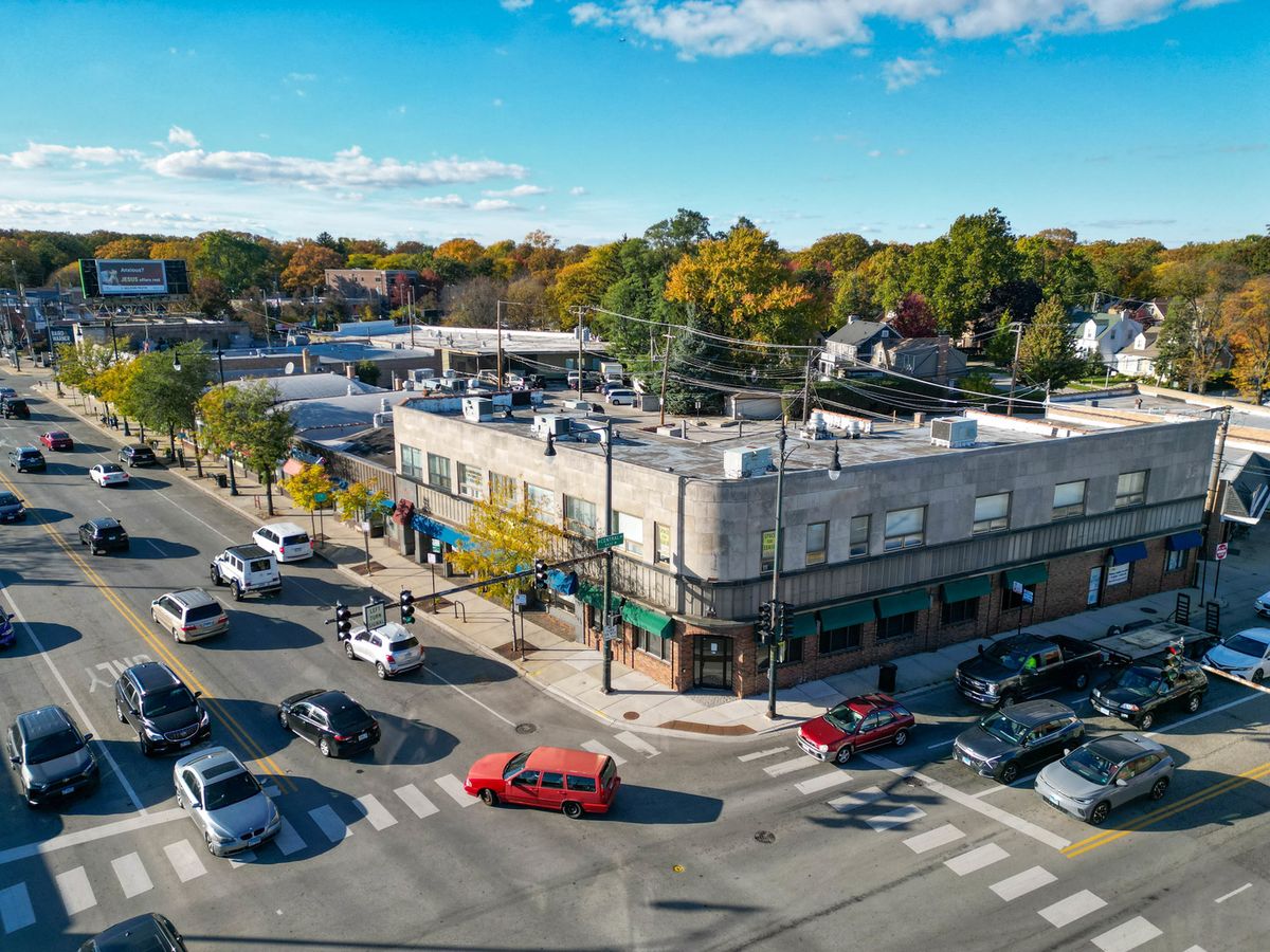 5400 DEVON Avenue, Chicago, IL 60646