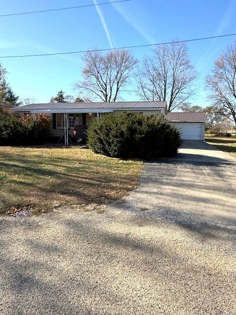 136 N Washington Street, Sheffield, IL 61361