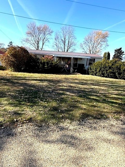 136 Washington Street, Sheffield, IL 61361