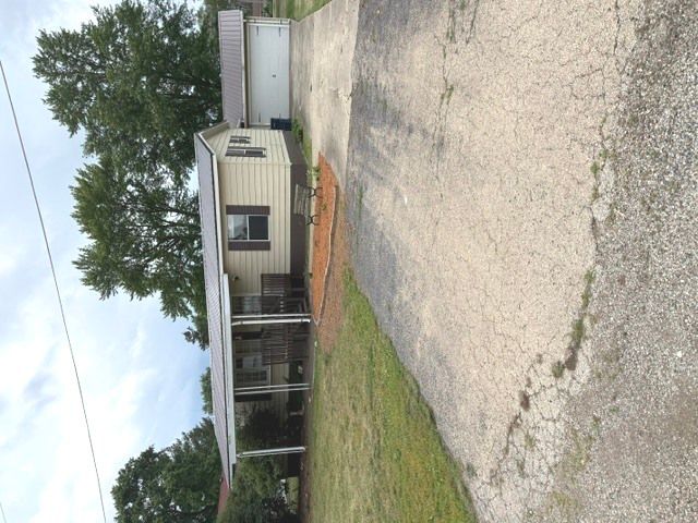 136 N Washington Street — Sheffield, IL 61361